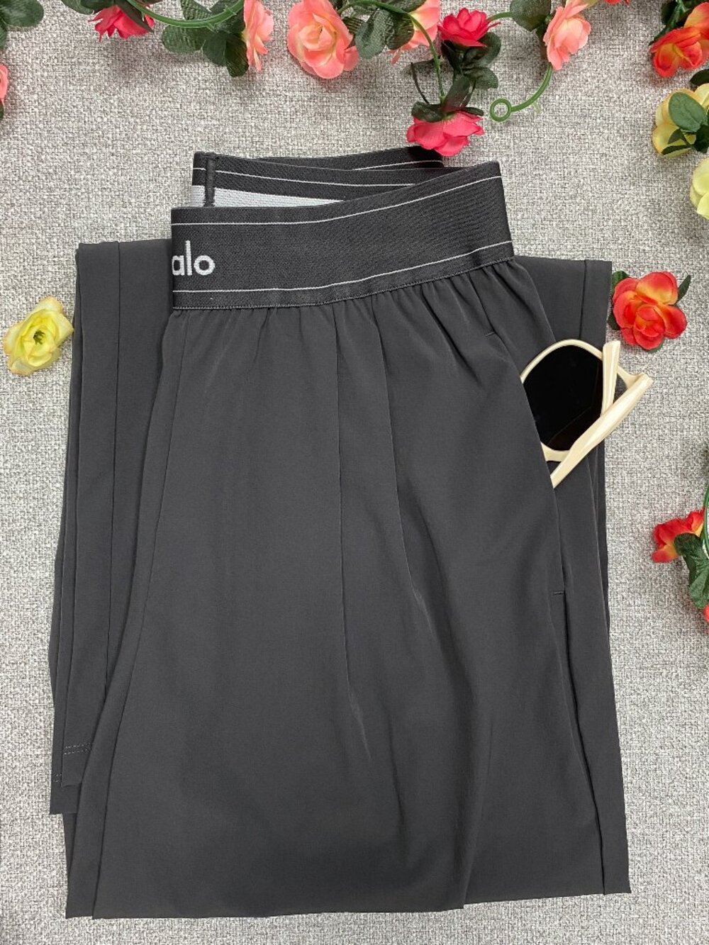 Dark Grey🧸ALO Yoga Suit Up Wide Leg 30" Inseam Trouser😍Best Seller Chic NWT - Picture 3 of 7